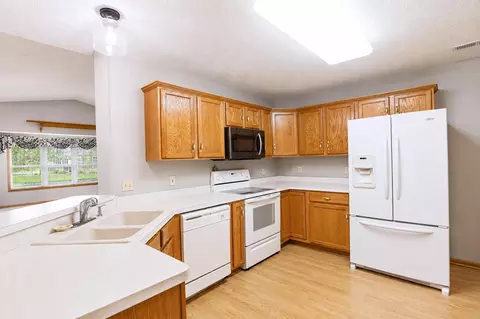 Kitchen - 2102 Oak Tree Ln #A, Austin, MN 55912 photo 1 of 4