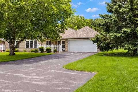 Exterior - 2102 Oak Tree Ln #A, Austin, MN 55912 photo 4 of 6