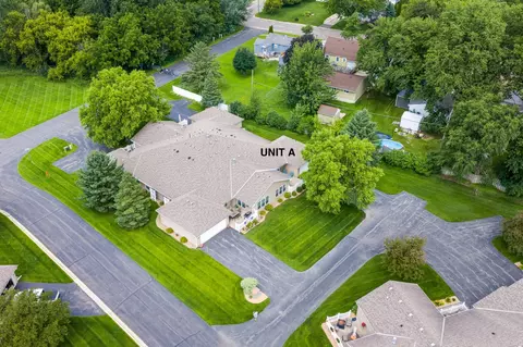 View/Area - 2102 Oak Tree Ln #A, Austin, MN 55912 photo 5 of 9