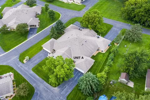 View/Area - 2102 Oak Tree Ln #A, Austin, MN 55912 photo 2 of 9
