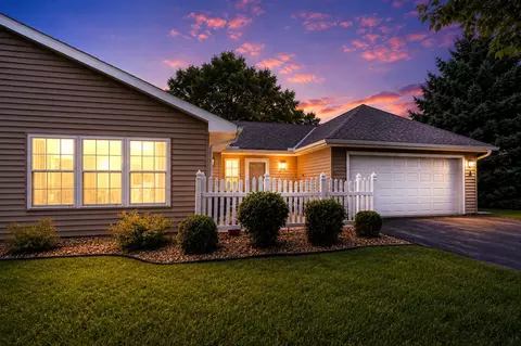 Exterior - 2102 Oak Tree Ln #A, Austin, MN 55912 photo 5 of 6