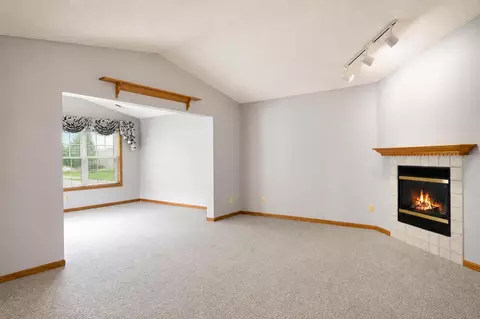 Living - 2102 Oak Tree Ln #A, Austin, MN 55912 photo 2 of 4