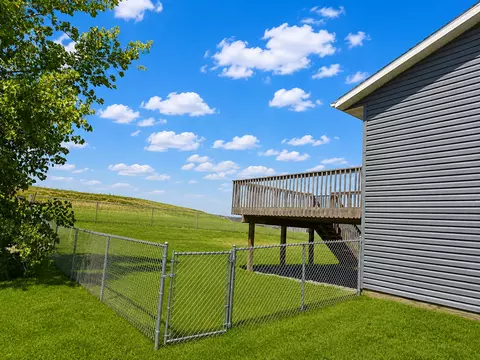Exterior - 906 7th Ave, Wanamingo, MN 55983 photo 10 of 11
