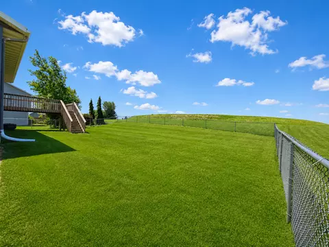 Exterior - 906 7th Ave, Wanamingo, MN 55983 photo 8 of 11