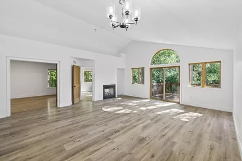 15153 Cates Lake Dr, Prior Lake, MN 55372