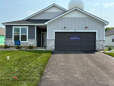 5202 Long Pointe Bay Bay, Woodbury, MN 55129