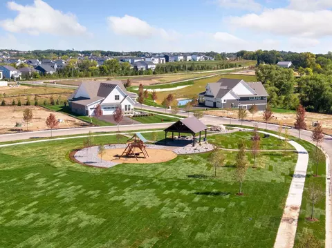 6362 Lakeside Dr, Victoria, MN 55318