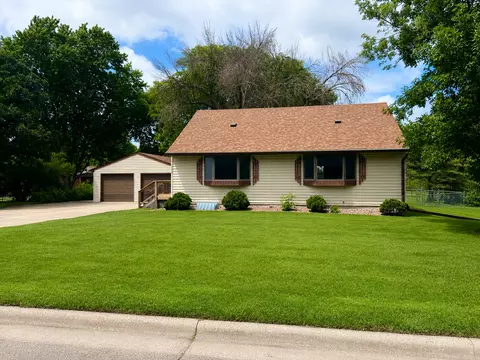 720 22nd St NE, Owatonna, MN 55060