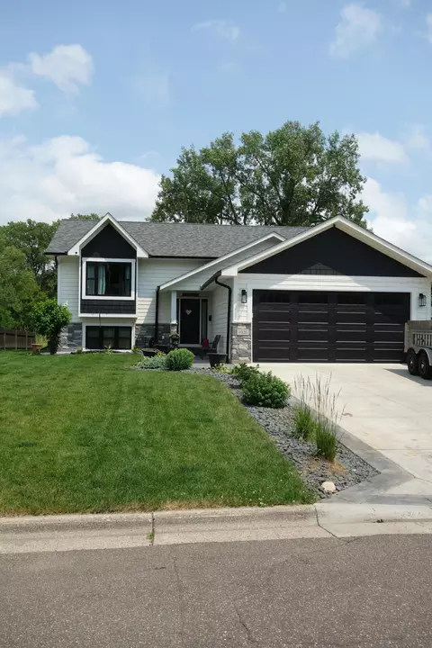 1026 Carrie St, West Saint Paul, MN 55118