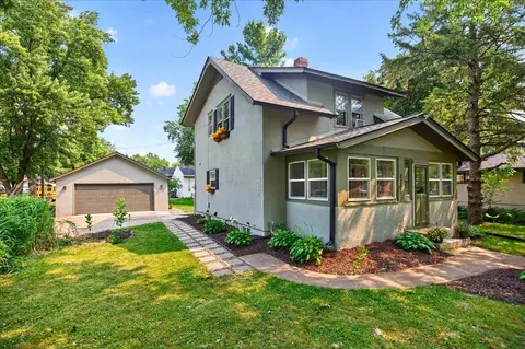 2207 Holloway Ave E, North Saint Paul, MN 55109
