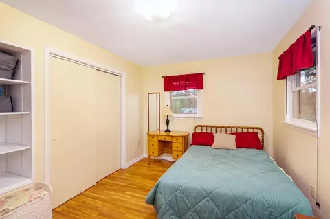 Bedroom - 5506 W Arrowhead Rd, Hermantown, MN 55811 photo 4 of 6