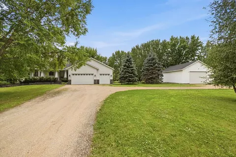7135 167th St E, Prior Lake, MN 55372