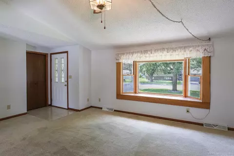 Living - 1470 5th Ave, Baldwin, WI 54002 photo 2 of 3