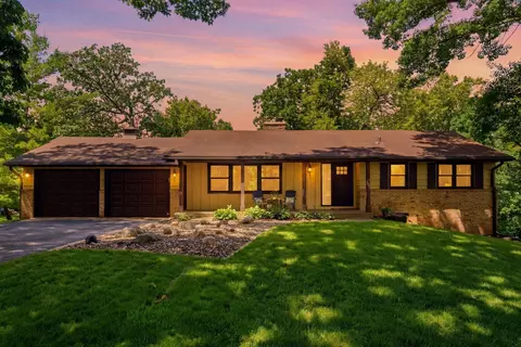 215 Union Terrace Ln N, Plymouth, MN 55441