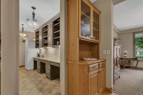 Entry Way - 2165 Mill Pond Dr, Saint Cloud, MN 56303 photo 2 of 2
