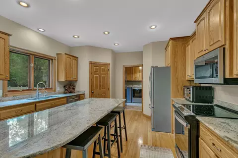 Kitchen - 2165 Mill Pond Dr, Saint Cloud, MN 56303 photo 2 of 4