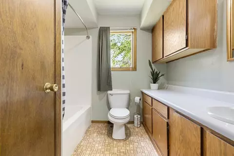 Bath - 418 N Hubert St, Ivanhoe, MN 56142 photo 1 of 3