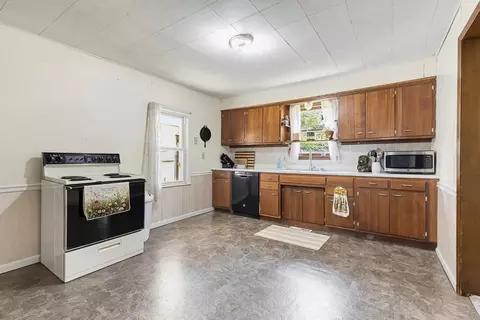 Kitchen - 418 N Hubert St, Ivanhoe, MN 56142 photo 2 of 2