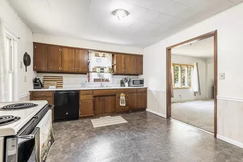 Kitchen - 418 N Hubert St, Ivanhoe, MN 56142 photo 1 of 2