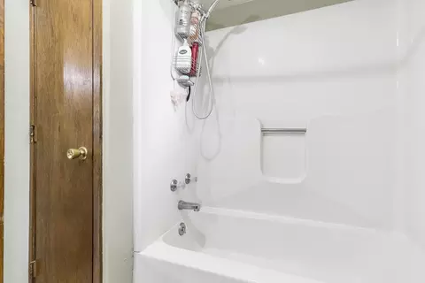 Bath - 418 N Hubert St, Ivanhoe, MN 56142 photo 3 of 3