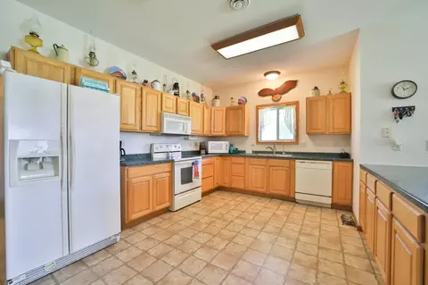 Kitchen - 34564 141st Ave, Eagle Bend, MN 56446 photo 2 of 6