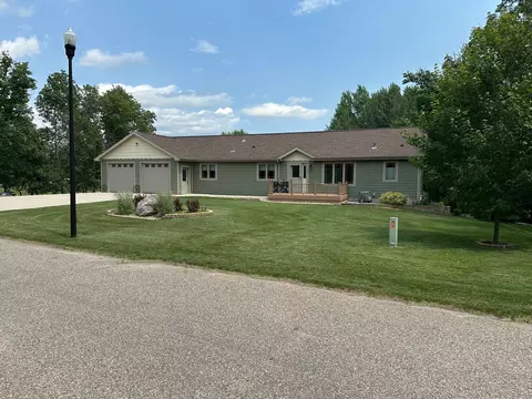 317 Oak Hills Dr, Detroit Lakes, MN 56501