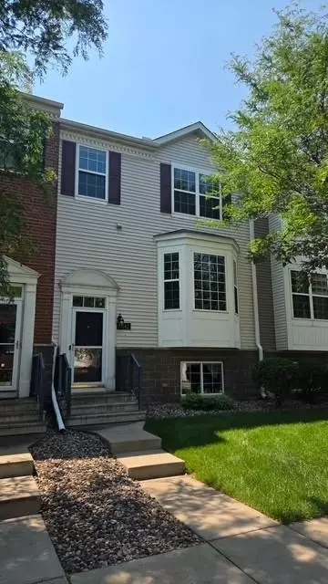 15742 Frisian Ln, Apple Valley, MN 55124