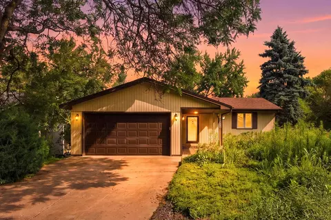 631 Transit Ave W, Roseville, MN 55113