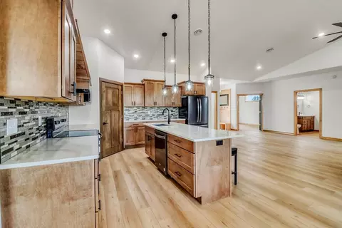 215 Emma Ct, Mapleton, ND 58059 photo 6