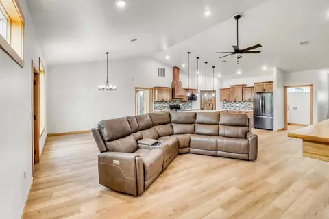 215 Emma Ct, Mapleton, ND 58059 photo 13