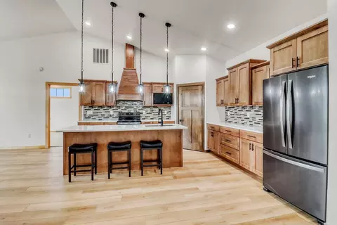 215 Emma Ct, Mapleton, ND 58059 photo 4