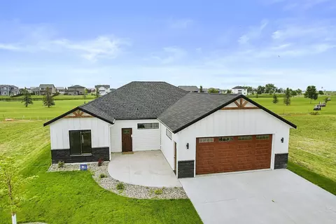 215 Emma Ct, Mapleton, ND 58059 photo 1