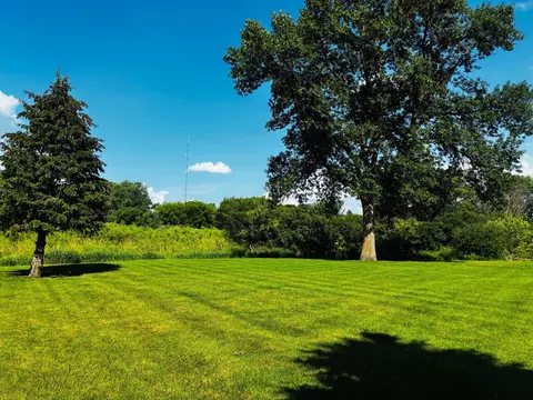 Exterior - 765 Des Moines Dr, Windom, MN 56101 photo 5 of 5
