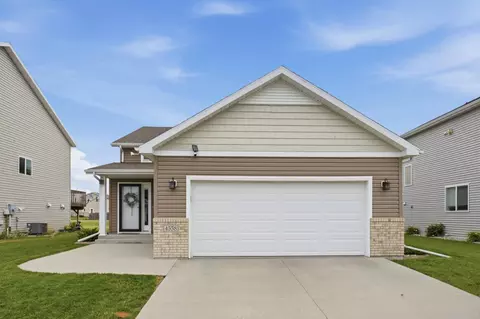 4558 13th St S, Moorhead, MN 56560