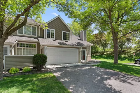 18231 Warbler Ln, Eden Prairie, MN 55346