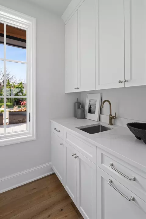 Kitchen - 2416 Commerce Blvd #102, Mound, MN 55364 photo 10 of 12