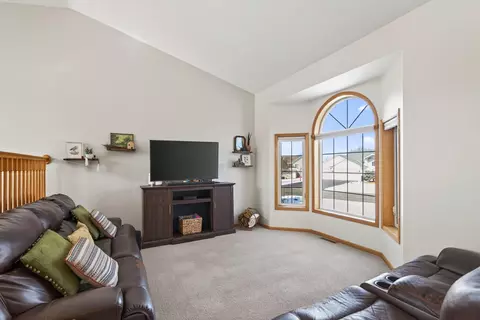 11683 10th St NE, Hanover, MN 55341