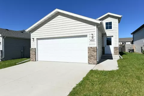 4513 17 St S, Moorhead, MN 56560