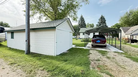 335 E Schlieman Ave, Appleton, MN 56208 photo 9
