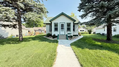 335 E Schlieman Ave, Appleton, MN 56208 photo 1