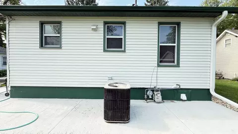 335 E Schlieman Ave, Appleton, MN 56208 photo 5