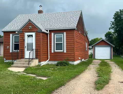 91 6th St, Windom, MN 56101 photo 1