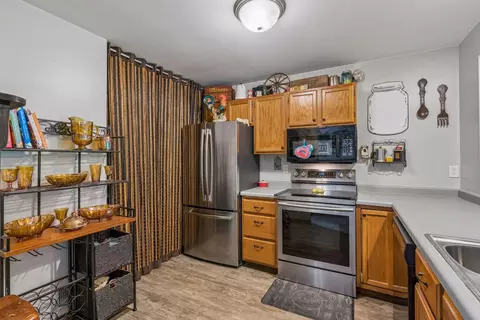 Kitchen - 3030 Shields Dr #101, Eagan, MN 55121 photo 2 of 3