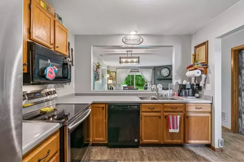Kitchen - 3030 Shields Dr #101, Eagan, MN 55121 photo 3 of 3