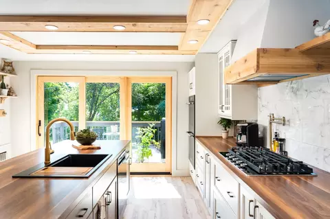 Kitchen - 225 N 26th Ave E, Duluth, MN 55812 photo 6 of 12