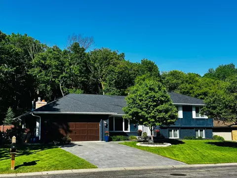 7516 W 84th St, Bloomington, MN 55438
