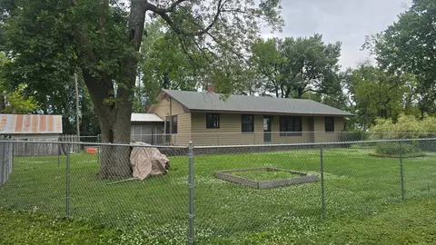 81927 120th St, Glenville, MN 56036