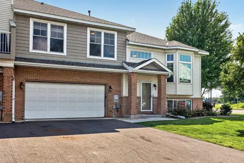 20053 Heritage Dr, Lakeville, MN 55044