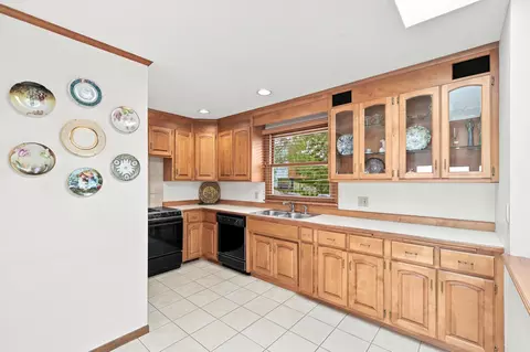 Kitchen - 4909 Three Points Blvd, Mound, MN 55364 photo 1 of 3