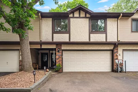 8723 Maplebrook Pkwy N, Brooklyn Park, MN 55445